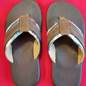 Boys G. H. Bass & Co. Leather flip flop Size 3 NEW in BOX